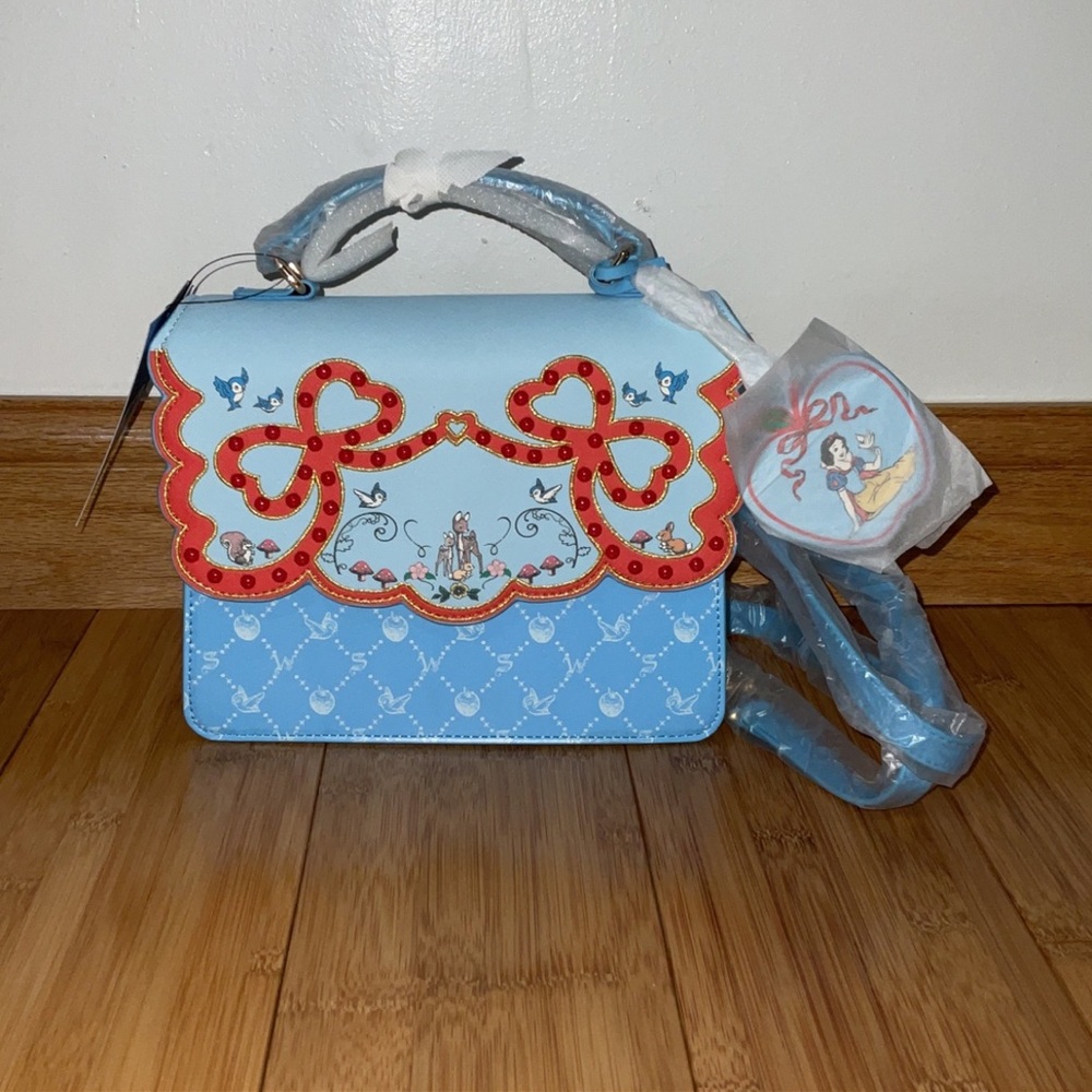 NWT Danielle Nicole Snow White Storybook Handbag
